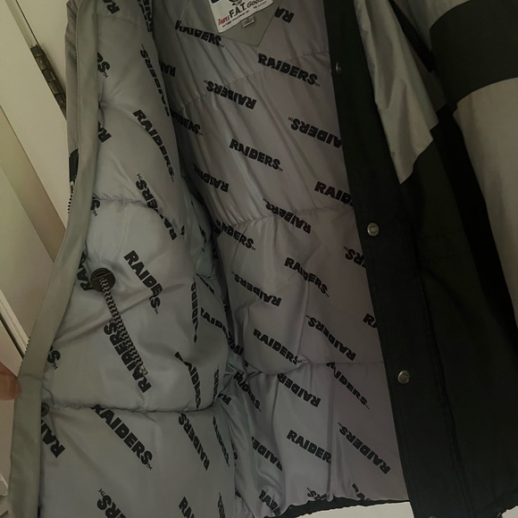 LA Raiders pristine vintage jacket - Picture 7 of 7